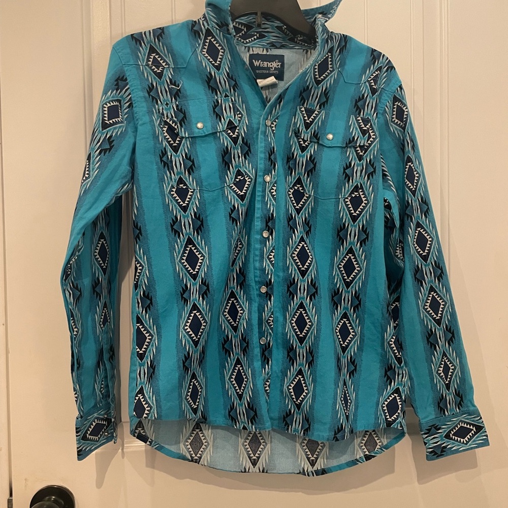 Boys western tribal print Wrangler button down shirt, size XL (14-16). #k73